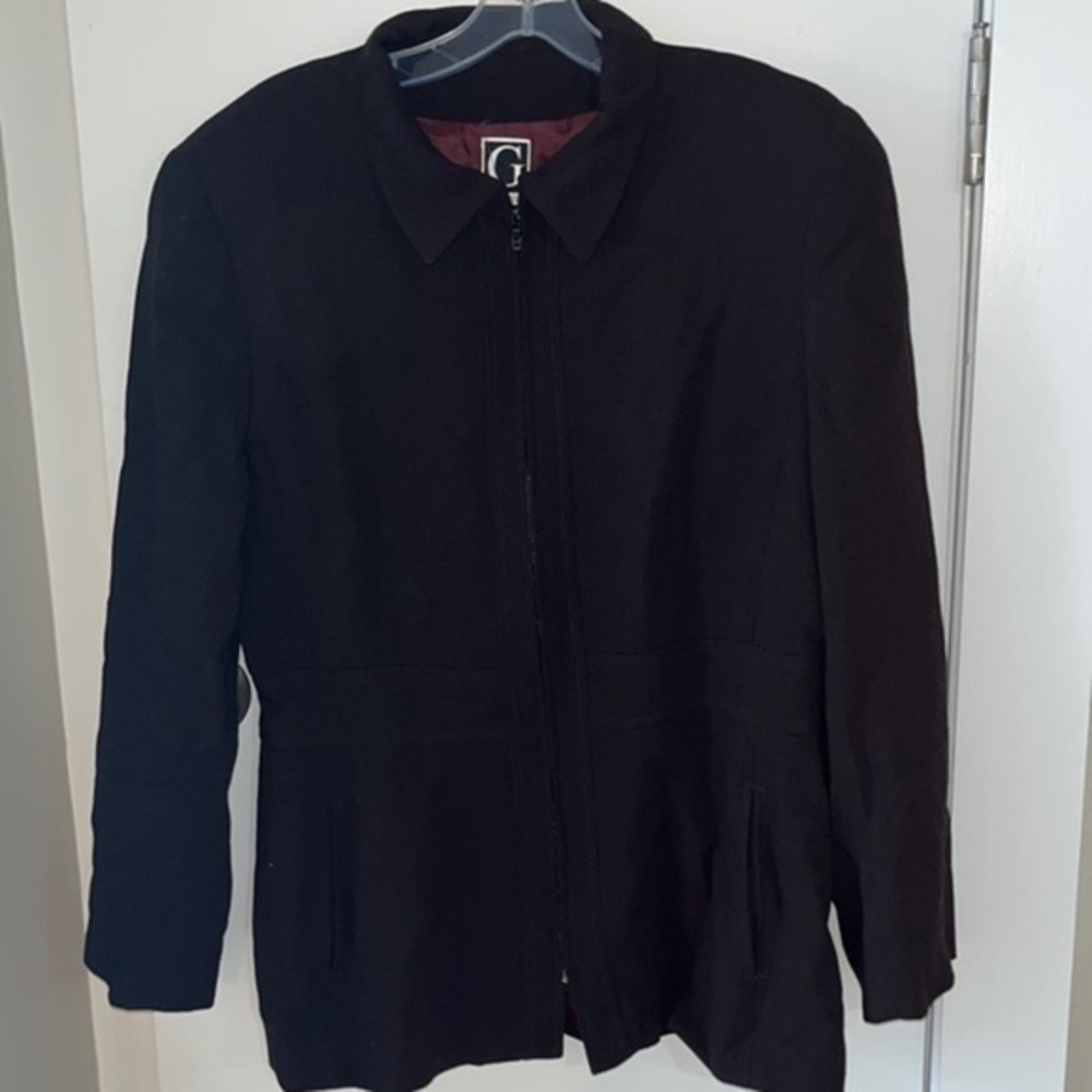 Gustavo womens vintage zip up jacket with shoulder pads . Size 14 . Dark brown
